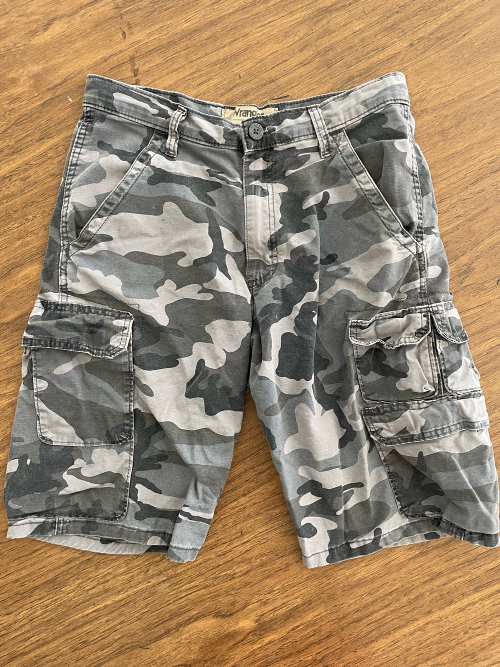 Wrangler Men's Gray Camo Cargo Shorts